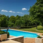 Βίλα Rustic Catarina With Pool In Tinjan Kringa