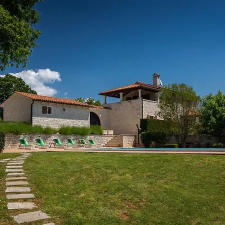 Rustic Catarina With Pool In Tinjan * Kringa