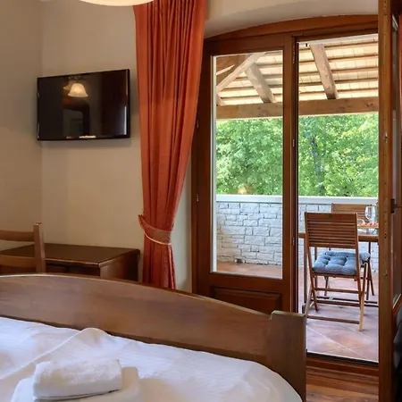 Rustic Catarina With Pool In Tinjan Kringa