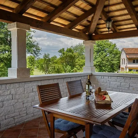 Rustic Catarina With Pool In Tinjan *