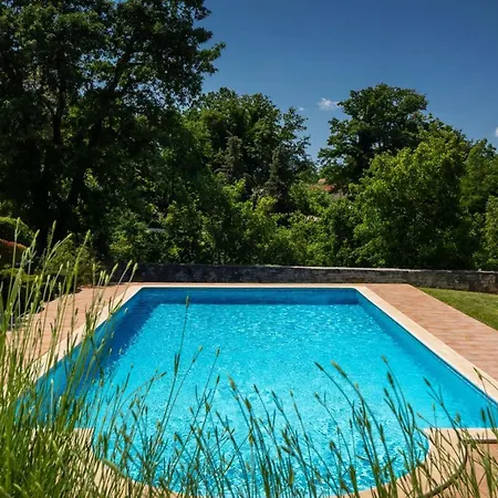 Rustic Catarina With Pool In Tinjan Villa Kringa