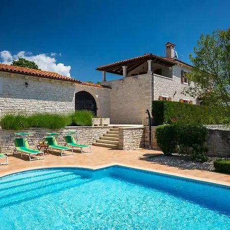 Villa Rustic Catarina With Pool In Tinjan