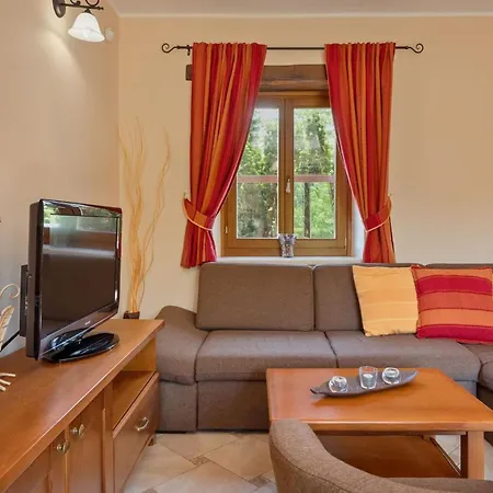 Rustic Catarina With Pool In Tinjan *