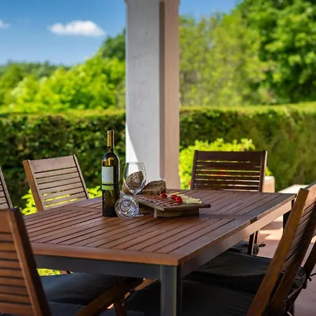 Rustic Catarina With Pool In Tinjan