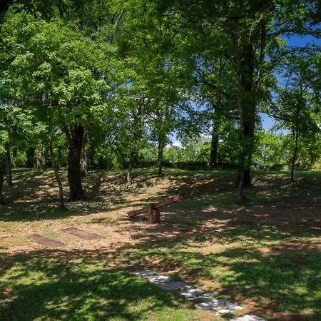 Rustic Catarina With Pool In Tinjan Vila *