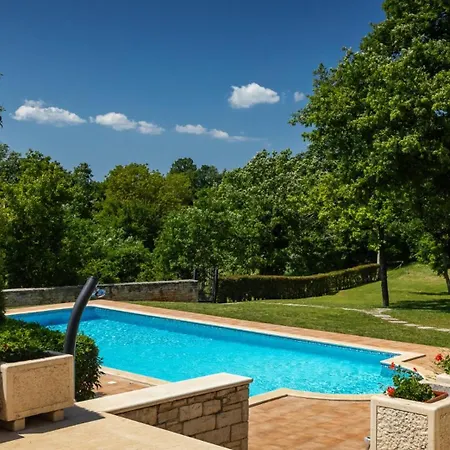 Vila Rustic Catarina With Pool In Tinjan Kringa