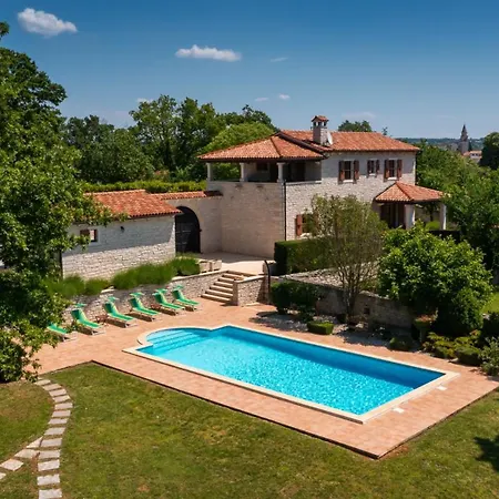 Villa Rustic Catarina With Pool In Tinjan *