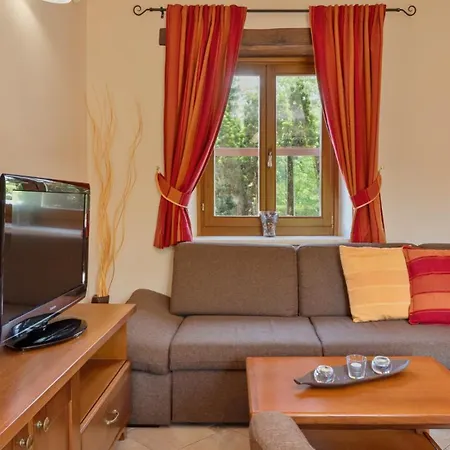 Rustic Catarina With Pool In Tinjan Villa