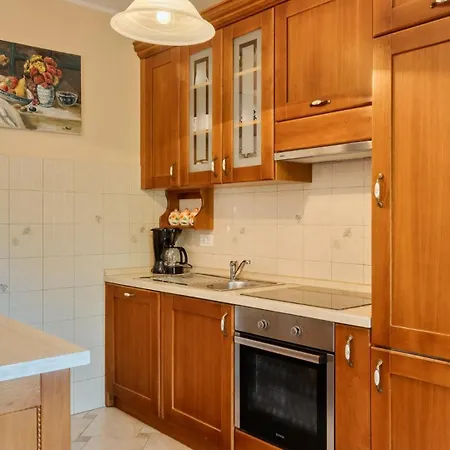 Villa Rustic Catarina With Pool In Tinjan
