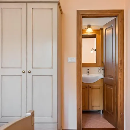 Villa Rustic Catarina With Pool In Tinjan