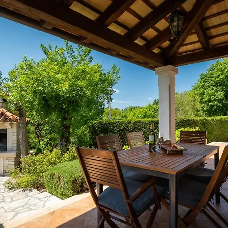 Rustic Catarina With Pool In Tinjan * Kringa