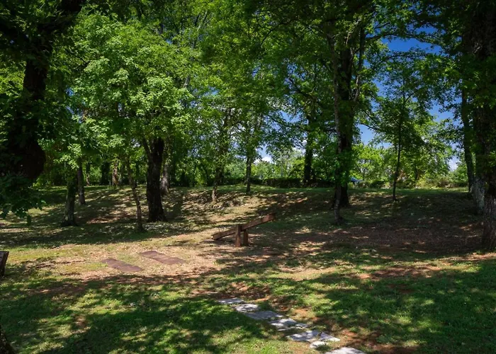 Rustic Catarina With Pool In Tinjan Vila *