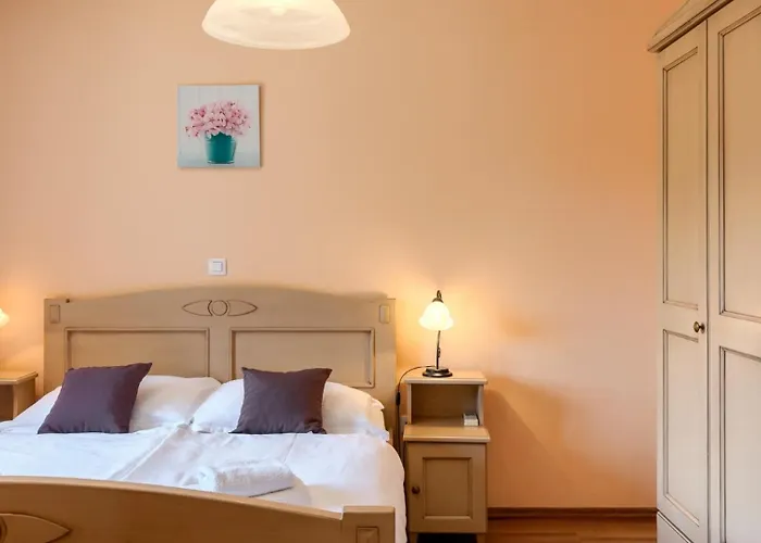 Rustic Catarina With Pool In Tinjan *