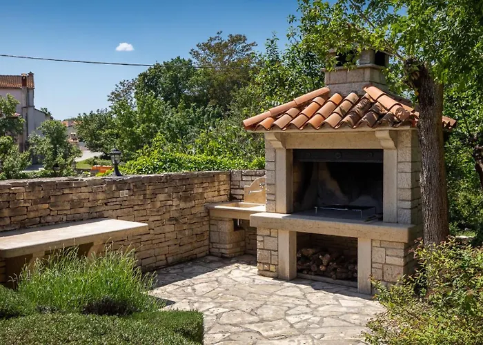 Rustic Catarina With Pool In Tinjan *