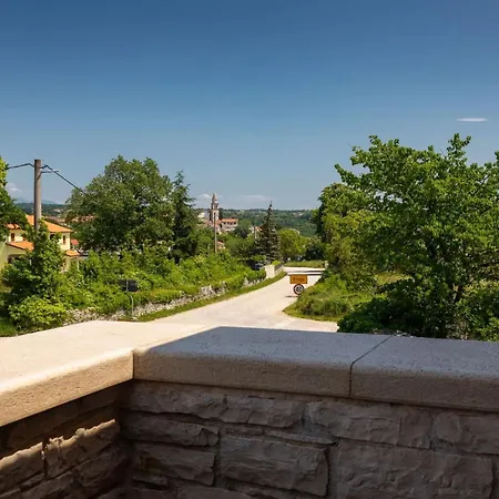 Villa Rustic Catarina With Pool In Tinjan Kringa