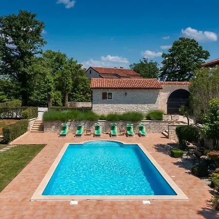 Rustic Catarina With Pool In Tinjan