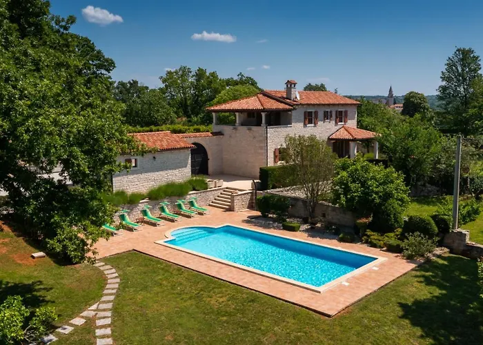 Villa Rustic Catarina With Pool In Tinjan *