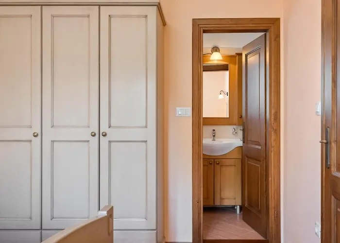 Villa Rustic Catarina With Pool In Tinjan