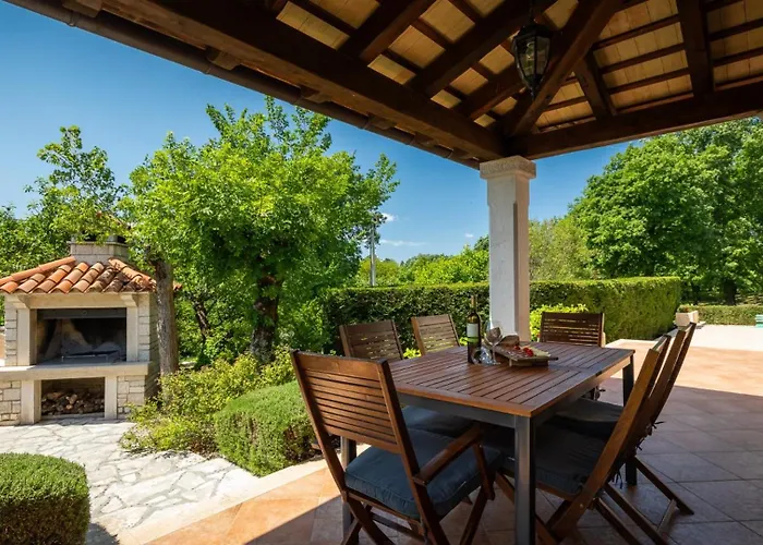 Rustic Catarina With Pool In Tinjan * Kringa